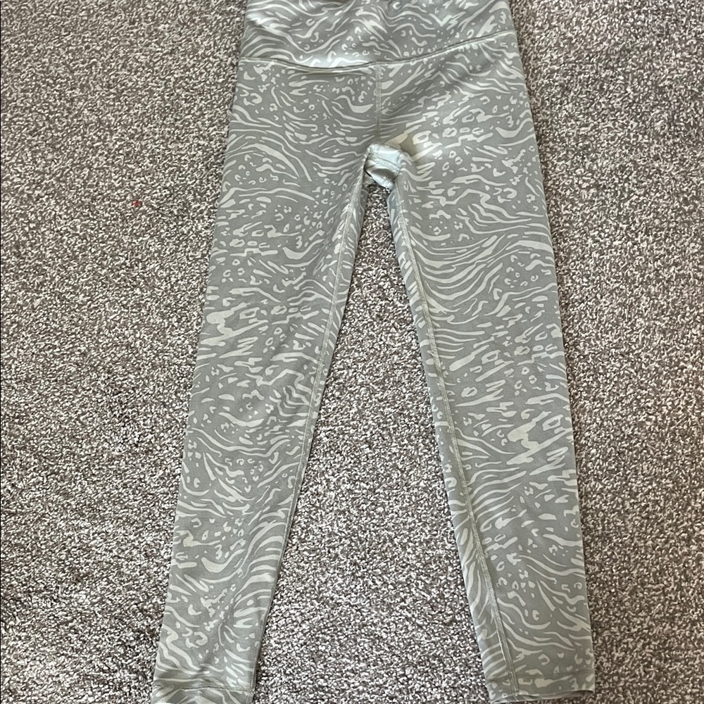 Athleta Girl 7/8 Light Green Patterned Leggings